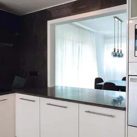 Casa Jacaranda - Ocean View Modern וילה